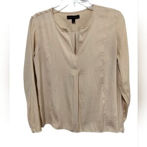 1821)Banana Republic Beige Long Sleeve Split Neck Pullover Silky Top Size Small
